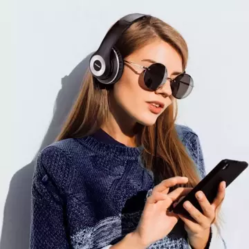 Bezdrátová sluchátka Ausdom Bluetooth 5.0 přes uši ANC (Active Noise Canceling) černá a červená (ANC10)
