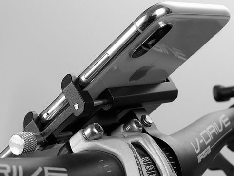 Motocyklový držák GUB G-81 pro smartphone, černý hliník