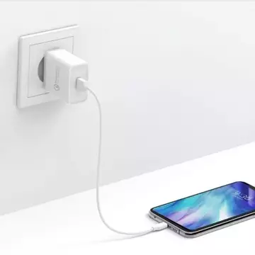 Rychlonabíječka UGREEN Quick Charge 3.0 18W 3A USB bílá (10133)