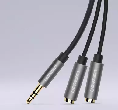 UGREEN kabel rozbočovací kabel pro sluchátka 3,5 mm mini jack AUX 20 cm (2 x audio výstup) stříbrný (10532)