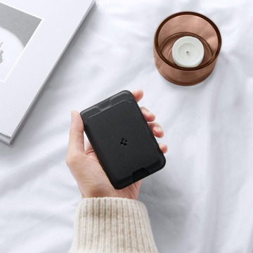 Magnetická peňaženka na doklady Spigen Valentinus Magsafe Card Holder pre Magsafe pre iPhone 12/13 čierna