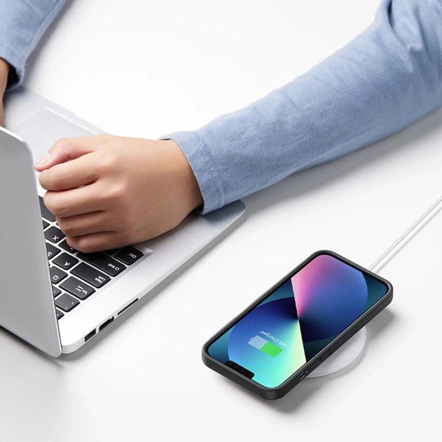 Ugreen LP626 Silky silikonové ochranné pouzdro Gumové flexibilní silikonové pouzdro na telefon pro iPhone 14 Plus černé (90920)