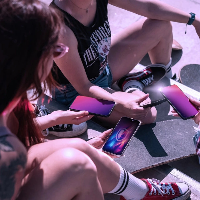 Privacy Tempered Glass for Apple iPhone 16 Pro - 3mk Rainbow Privacy