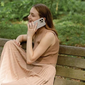 UNIQ pouzdro na telefon Coehl Terrazzo pro Apple iPhone 14 6,1" pískovec/pískovec