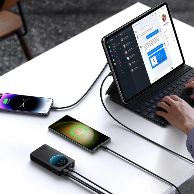 Joyroom JR-PBF01 Powerbank 10000 mAh 30 W PD + latarka + etui – czarny