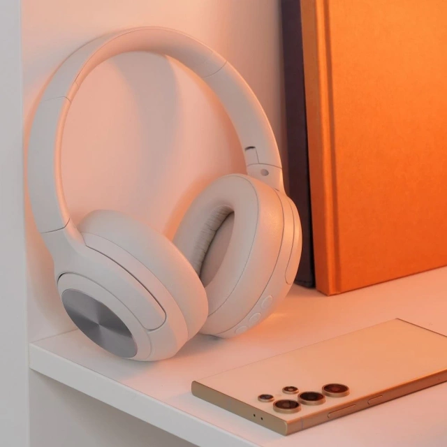 Бездротові Bluetooth-навушники HOCO W54 ANC білого кольору