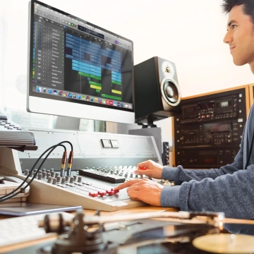 Adapter UGREEN przejściówka  jack 6,35 mm (męski) na RCA (żeński) złoty (AV169 80731)