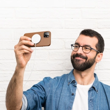 Kožený kryt Dux Ducis Grit pre iPhone 14 Elegantný kryt z umelej kože (kompatibilný s MagSafe) hnedý