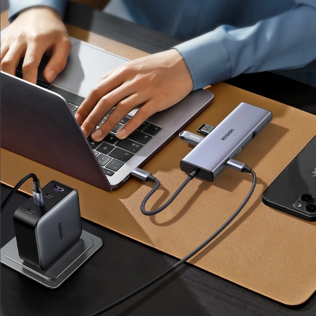 Ugreen CM498 USB-C HDMI VGA RJ45 adaptér USB-A SD PD 100W Hub 9v1 sivý