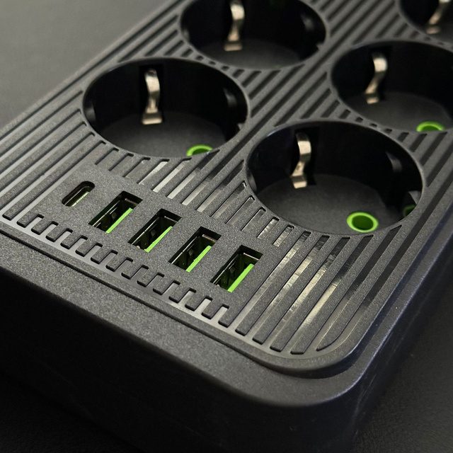 Подовжувач Подовжувач 6 розеток AC EU розетки 4x USB USB-C тип C розетки 2500 Вт чорний