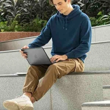 Чохол для ноутбука UNIQ Venture для MacBook Air 13 (2018 -2022) black/midnight black