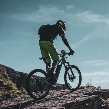 Wozinsky taška na riadidlá bicykla s puzdrom na telefón 1 l čierna (WBB16BK)