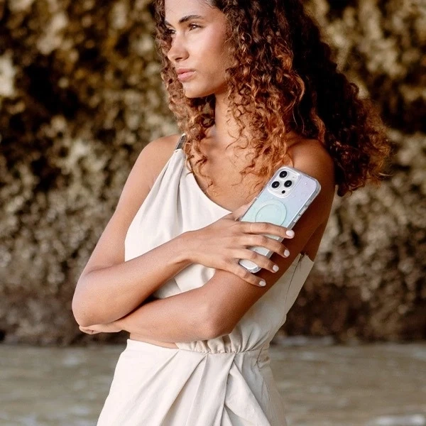 Etui do iPhone 16 Pro Max UNIQ Coehl Celest MagSafe Opal