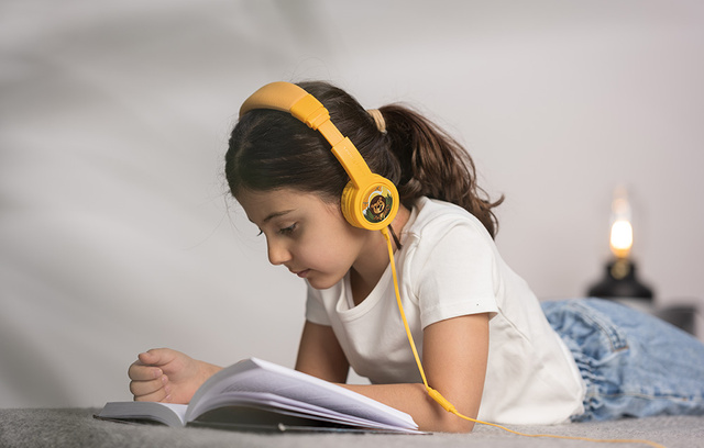 BuddyPhones Explore Plus wired headphones for children (yellow)