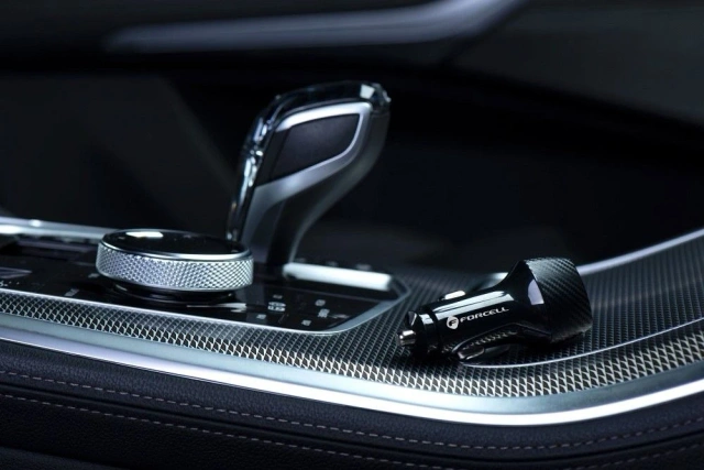 Автомобільний зарядний пристрій Forcell Carbon QC 3.0 18 Вт USB чорного кольору