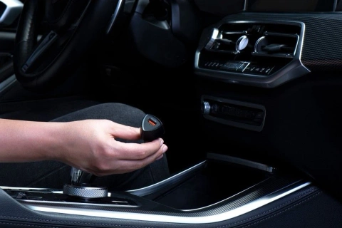 Автомобільний зарядний пристрій Forcell Carbon QC 3.0 18 Вт USB чорного кольору