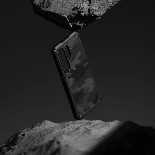 Puzdro na Samsung Galaxy S25 Ultra, čierne, s kamienkom a krúžkom Rugged Gear.