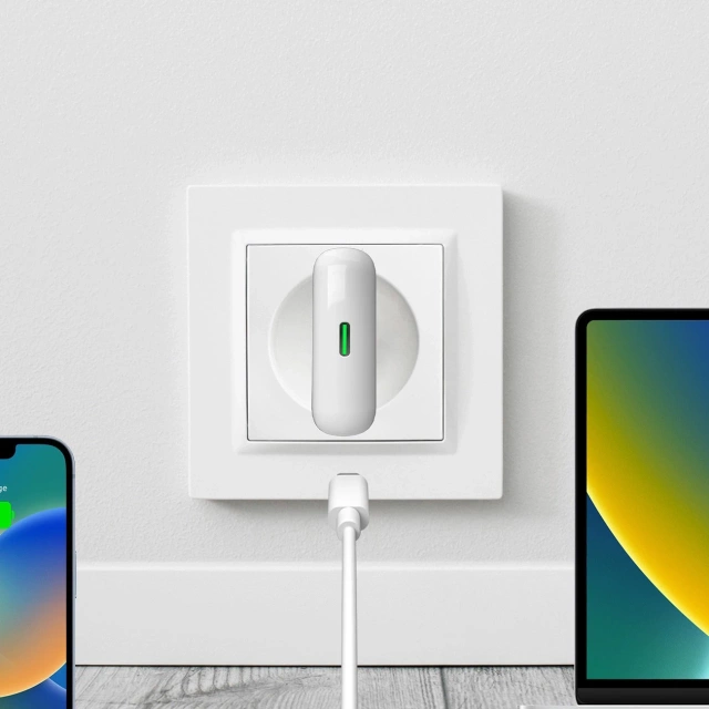 GaN Puro SLIMPRO 30W USB-C PD Wall Charger White Compact