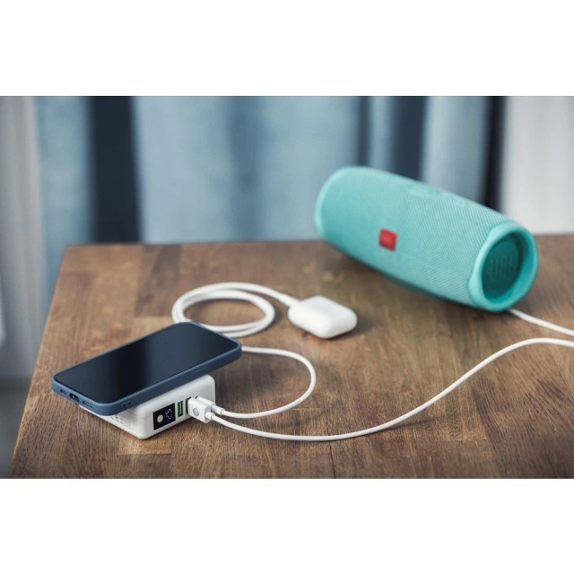 Зарядний пристрій Forcell 4-в-1 для подорожей 8000mAh QC3.0 USB-C Powerbank індукційний