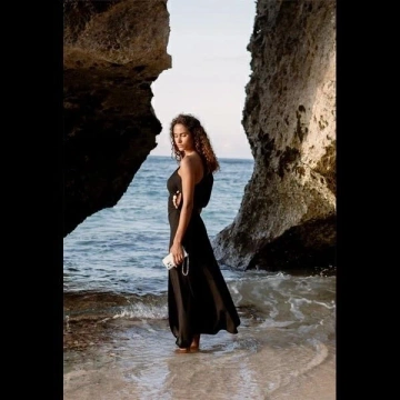 Etui UNIQ Coehl Lumino do iPhone 16 MagSafe Srebrne Brokatowe