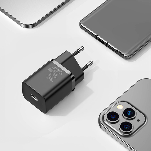 Baseus Super Si USB-C Type C PD Power Delivery 30 W Netzteil in Schwarz