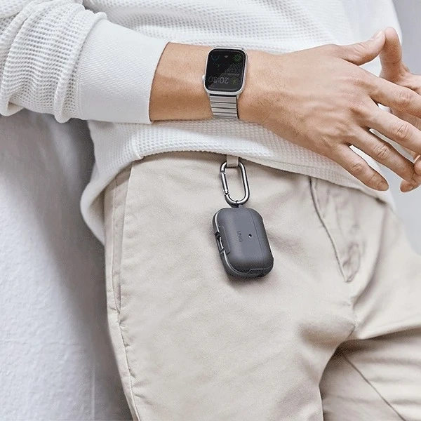 UNIQ Ochranné pouzdro na sluchátka Valencia Case pro Apple AirPods Pro černé/půlnoční černé Antimikrobiální