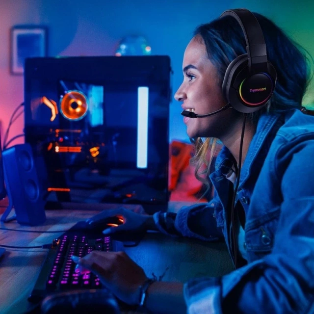 Tronsmart Sparkle RGB Wired Over-Ear USB Gaming Headphones with Mic and Remote Black (467600)