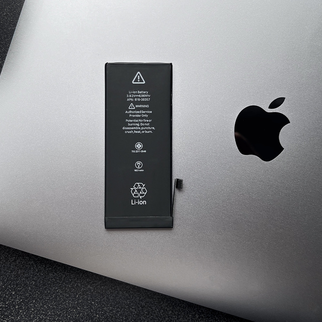 Змінний акумулятор для телефону Apple iPhone 8 8G 1821mAh A1863 A1905