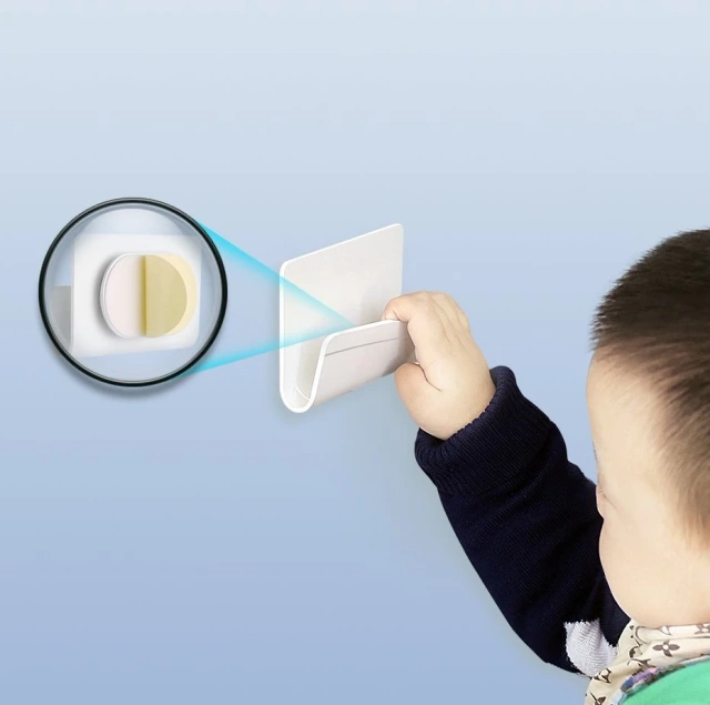 UGREEN nástenný držiak na nabíjanie smartfónu biely (30394)