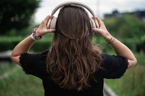 Bezdrátová sluchátka Forcell F-Audio ANC Touch Beat béžová