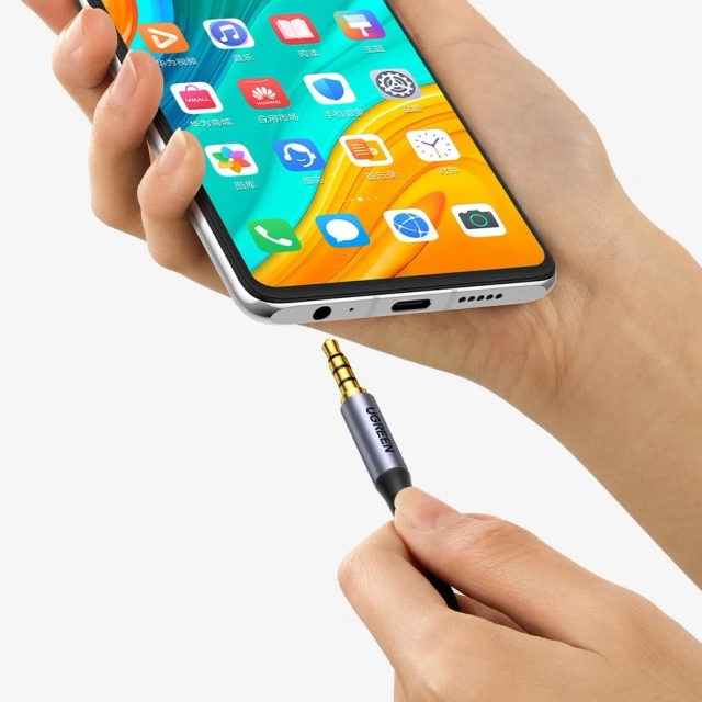 Kábel UGREEN kábel AUX mini jack 3,5 mm - mini jack 3,5 mm 2 m čierny (AV183)