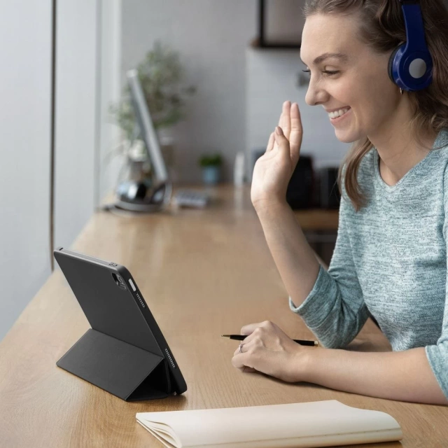 ESR REBOUND CERUŽKA IPAD 10.9 2022 ČIERNA