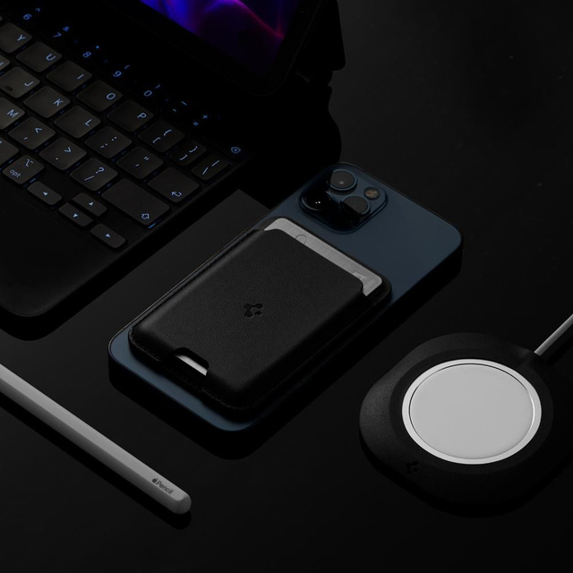 Magnetická peněženka na doklady Spigen Valentinus Magsafe Card Holder pro Magsafe pro iPhone 12/13 černá