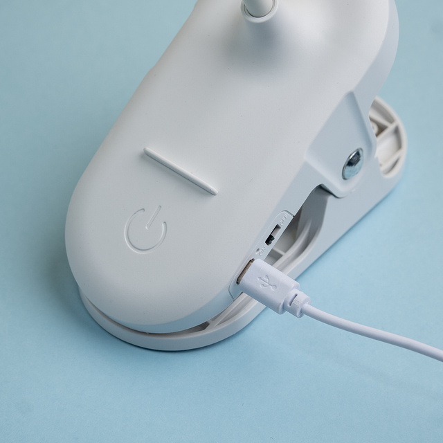 LED Desk Night Light Reading Desk with Clip Clip Lamp Touch 3 Modes Wireless USB Cable White