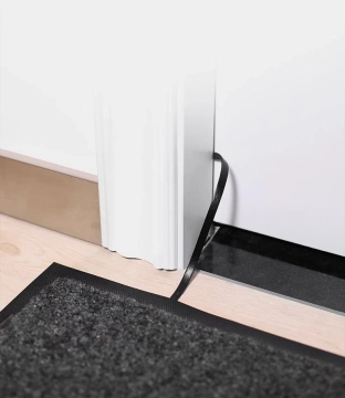 UGREEN kábel plochý internetový sieťový kábel Ethernet patch kábel RJ45 Cat 6 UTP 1000 Mbps 0,5 m čierny (50183)