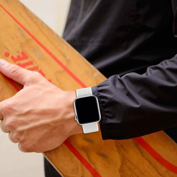 Нейлоновий ремінець Alogy з липучкою для Apple Watch 1/2/3/4/5/6/7/8/SE (38/40/41 мм) Білий