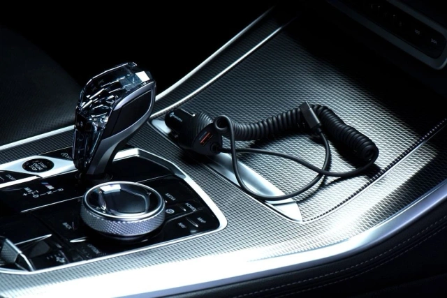 Nabíječka do auta Forcell Carbon 38W USB-C USB QC 3.0 PD kabel 1,5 m