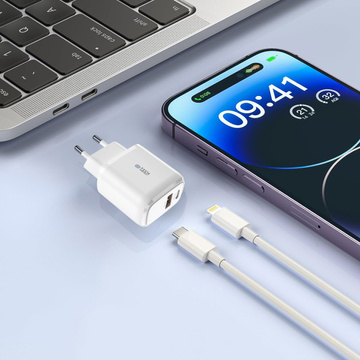 C20W 2-PORT NETWORK CHARGER PD20W/QC3.0   LIGHTNING CABLE WHITE