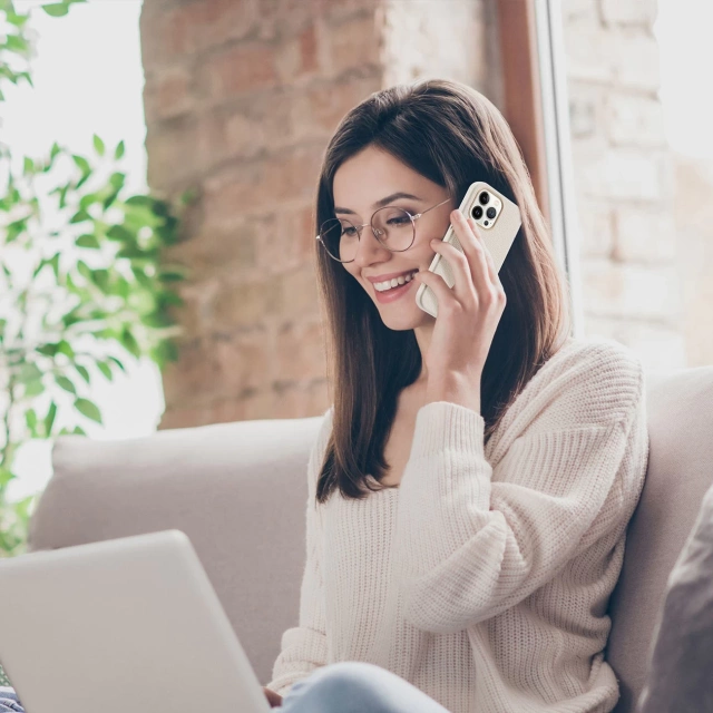 Kožené pouzdro Dux Ducis Roma pro iPhone 13 Pro elegantní pouzdro z pravé kůže bílé