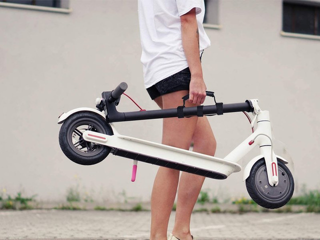 Rukoväť je rukoväť na prenášanie elektrickej kolobežky Xiaomi M365 / Pro / Ninebot