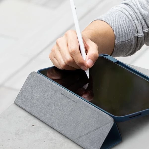 UNIQ etui Moven iPad Air 10.9 (2022/2020) Antimikrobiální niebieski/carpi blue