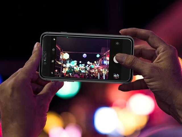 Spigen Glass FC pro obal pro Apple iPhone 6 / 6S / 7/8 / SE 2022/2020 Black