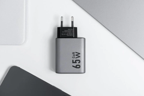 FORCELL F-ENERGY GaN nástenná nabíjačka 2 x USB typu C USB A PD QC4.0 4A 65W šedá