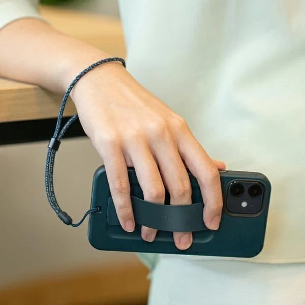 UNIQ case Heldro iPhone 12/12 Pro 6.1" white/natural frost Antimicrobial