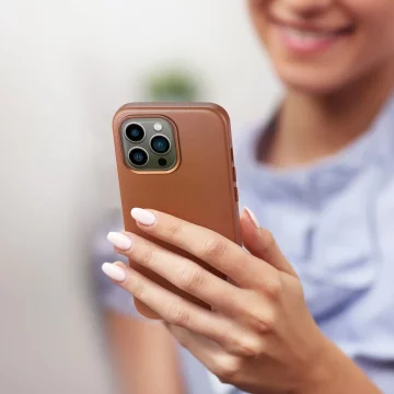 Kožený kryt Dux Ducis Naples pro iPhone 13 Pro (kompatibilní s MagSafe) hnědý