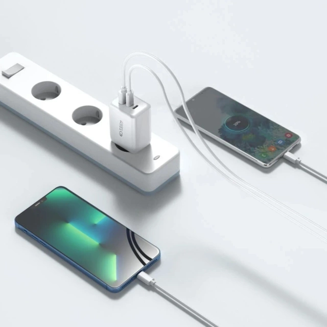 C65W 3-PORTOVÁ síťová nabíječka PD65W/QC3.0 2-USB-C porty 1 USB-A port Černá