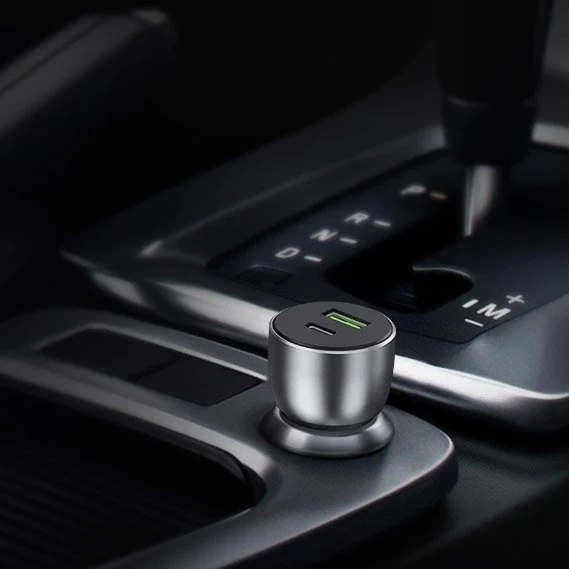 Ugreen nabíjačka do auta USB / USB Type C Quick Charge 3.0 Napájanie 36 W 3 A šedá (CD213 60980)