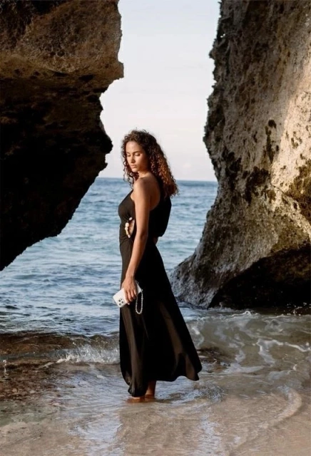 Etui UNIQ Coehl Lumino do iPhone 16 Pro MagSafe Srebrne Brokatowe