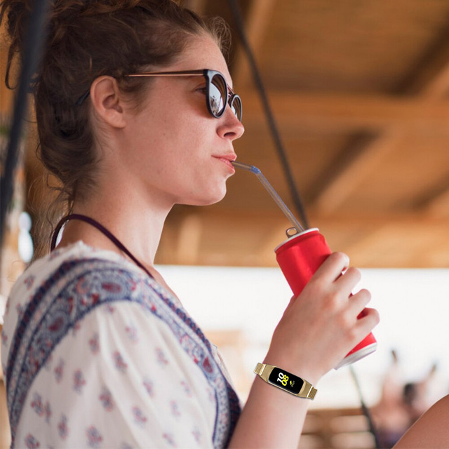 Bransoleta Milanese pasek Alogy stal nierdzewna do Samsung Galaxy Fit 2 SM-R220 Złota