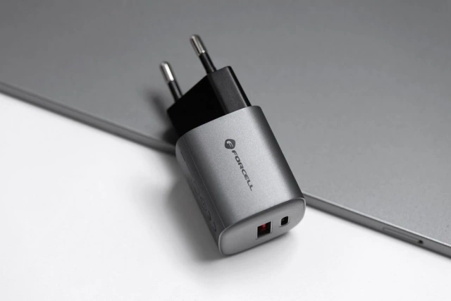 Nabíječka FORCELL F-ENERGY GaN Typ C USB A PD QC4.0 3A 33W šedá